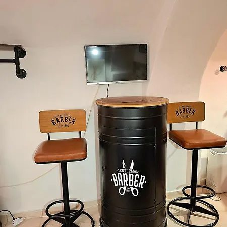 Small, Rustic, דירה סנרמו