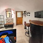 Appartement Small, Rustic, San Remo
