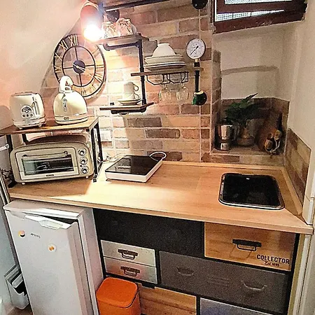 شقة Small, Rustic, سانريمو