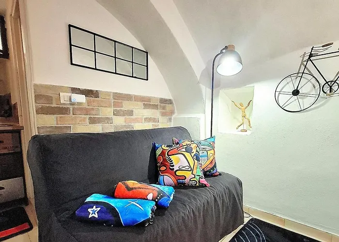 Small, Rustic, * Σαν Ρέμο