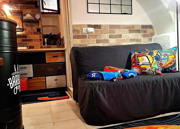 Small, Rustic, Διαμέρισμα *