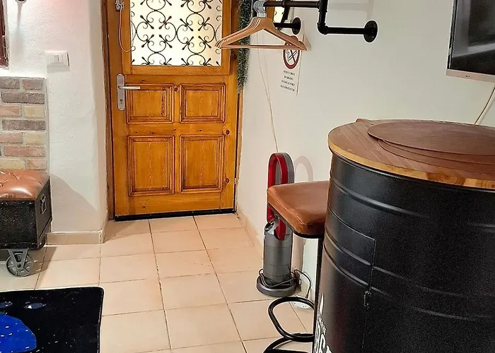 شقة Small, Rustic, سانريمو